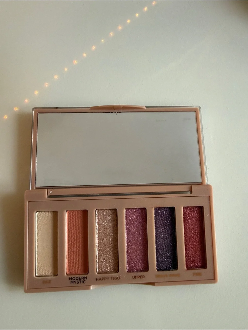 Urban Decay NAKED Smiley Eyeshadow Palette - Multicolor CHILL HAPPY